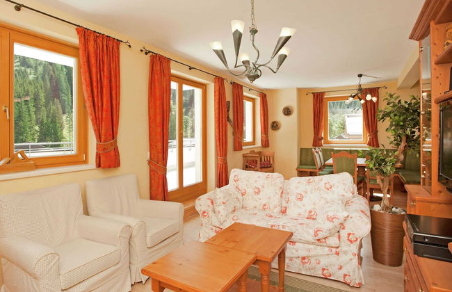 Chalet in Saalbach Near Ski Lift - Foto 10