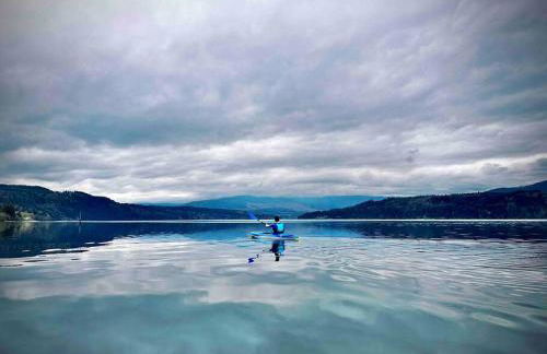 Waterfront Retreat with Fireplace, Hot Tub & Sauna - Foto 7