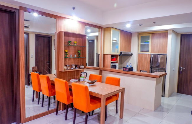 Cozy Pool View Kemang Village Residence Apartment with Direct Access to Mall - Foto 11