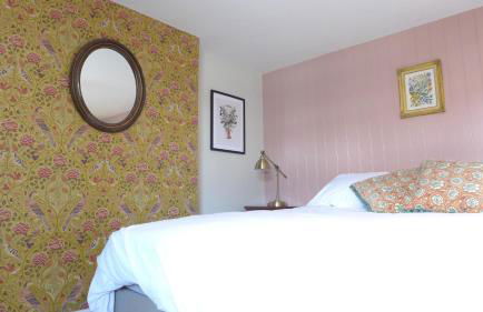 Royal Oak Retreat 2-bed - Sleeps 6 & Pet Friendly - Photo 73