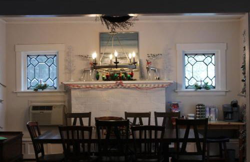 The Hillside B&B. Home w/ Breakfast Service! - Foto 35