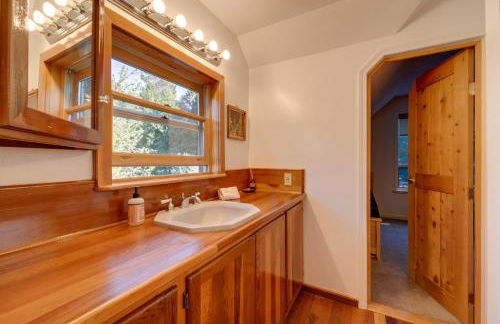 Near Dtwn and Pioneer Park Home with Furnished Patio - Foto 15