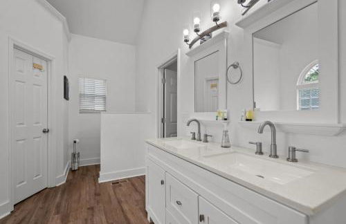 Grandma's Farm on 6 acres with Lighted Barn and River Access - Foto 72