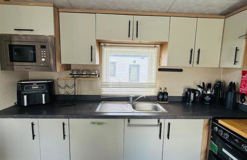 Princess's Palace, Holiday Lodge, Malvern View Leisure Park - Photo 13