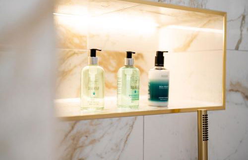 Dragon Suites Luxury Apartments at Rutland Square - Photo 52