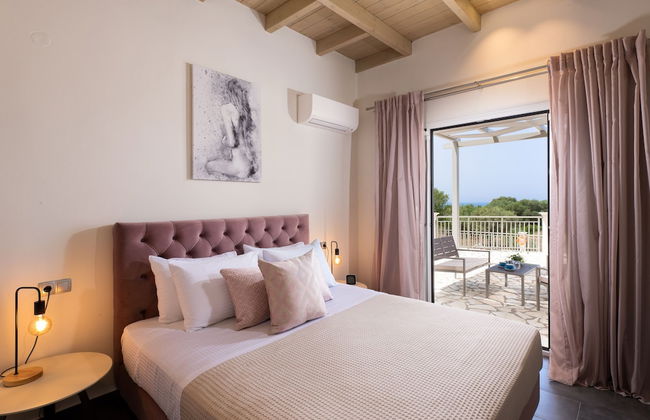 Ionian Mansion - Photo 3