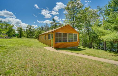 Lakefront Cabin with Dock, Fire Pits in Danbury! - Foto 24