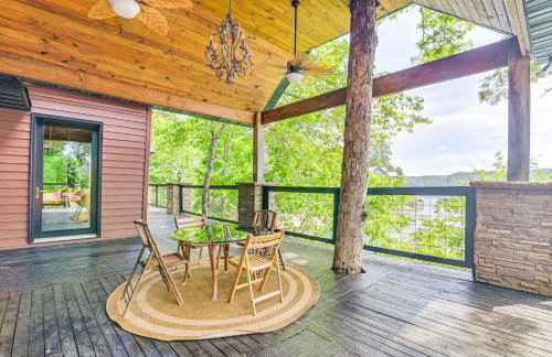 Upscale Getaway on Smith Lake with Boat Dock - Foto 1