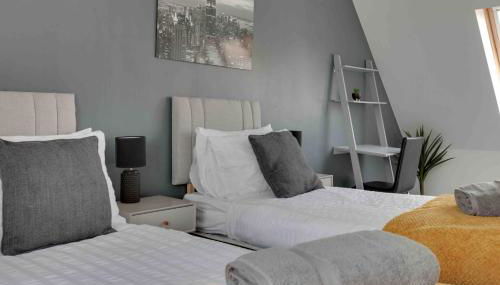 Elizabeth II Five Bedroom Spacious Home - Foto 3