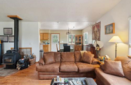 Secluded Mountain Cabin with Forest Views cabin - Foto 15