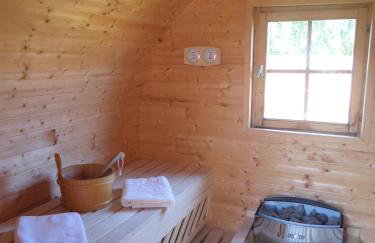 Dom drewniany na Kaszubach, rzeka, las, pola, niedaleko jeziora - Foto 28