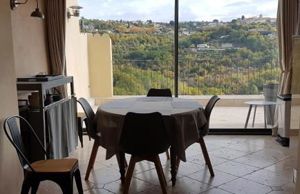 Callian: lumineux duplex avec terrasse et vue - Foto 17