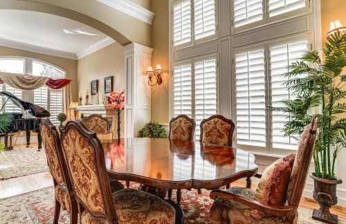 Elegant 6,300-Sq-Ft Family Home with Hot Tub in Orem - Photo 10