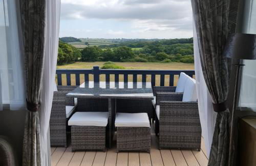 14b Medina Rise Thorness Bay Isle of Wight - Photo 1