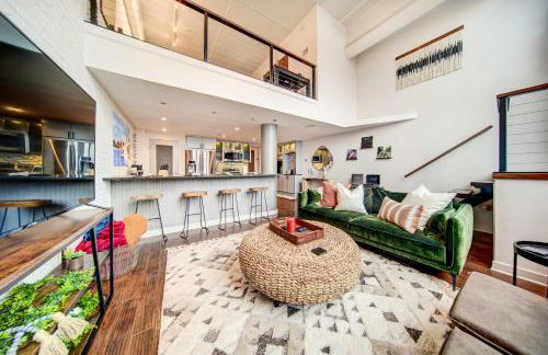 Waterfront Cleveland Apt about 1 Mi to Downtown - Foto 2