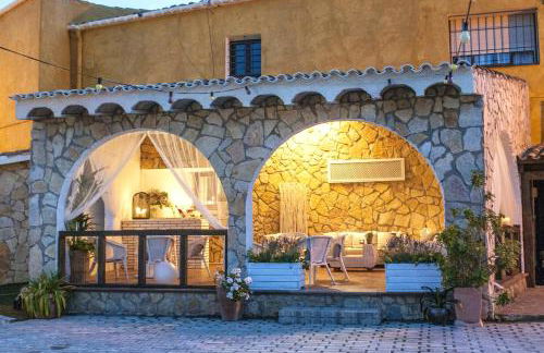 Spacious villa in Can Trabal with private pool and jacuzzi 980 m² - Foto 4