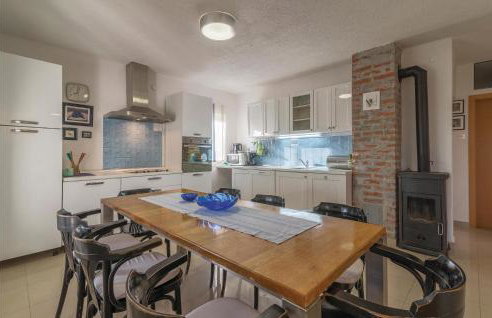 Awesome Home In Krkovic With Sauna - Photo 4