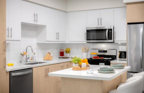 Luxury 1BR Newport Beach Condo with Pool and Gym - Foto 25