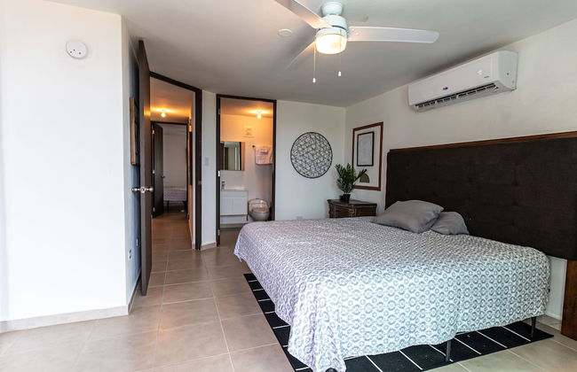 3 Bedroom Oceanfront Beach House - Photo 4