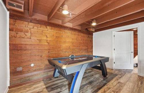 Renovated 1950s Barndominium Pet-Friendly & Modern - Foto 12