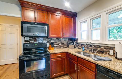 Spacious Kentucky Lake Escape with Dock and Views - Foto 10