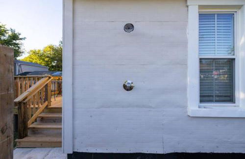 The Lyellton House: Water View, Steps from Beach - Foto 6