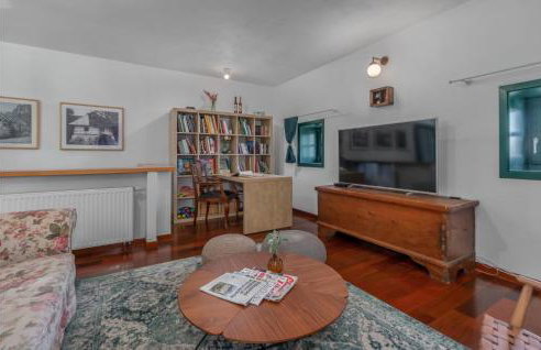 2 Bedroom Gorgeous Home In Frkasic - Photo 3