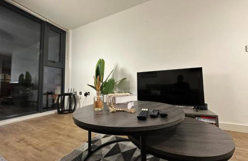 Cozy City Centre Apartment with Free Gym and Free Coffee - Photo 47