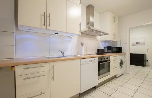 Tolstov Apartments - 1 , 3 and 4 Room Apartments - 20 min Messe DUS & Airport DUS - Foto 18