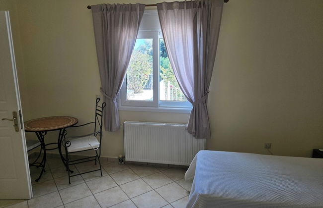 Skala - Villa - Sleeps 7 - Parking - Garden - Photo 11