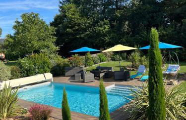 Gîte Ecrin de Verdure Jacuzzi et piscine - Photo 1