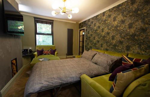 NEW Refurbished Cottage near Alton Towers Sleeps 6 Ashbourne Peak District Derbyshire - Foto 15