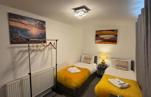 Sittingbourne Lodge, free car park - 4 Cars - Photo 41