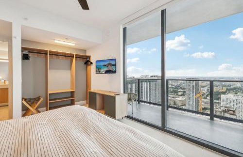 Stunning Lux 2 Bed 2 Bath with Panoramic View from Balcony - Foto 45