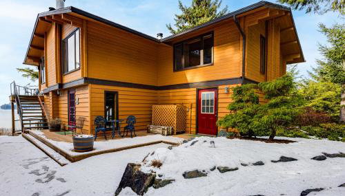 Hot Tub and Whale Watching! Scenic Sitka Escape - Foto 4