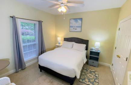 Spacious King Suite Home With Serene Patio - Foto 27