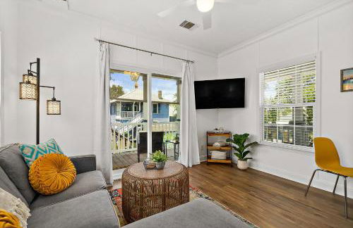 Treetop Cottage - 3 blocks from Historic District - Foto 10