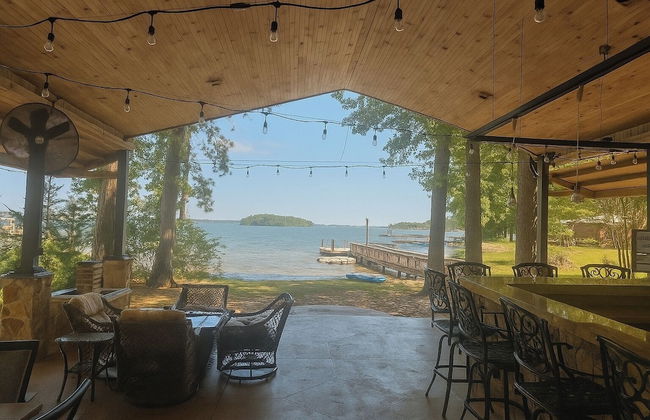 Luxury Lakefront 4br: Jacuzzi, Game Room & Wi-fi - Foto 2