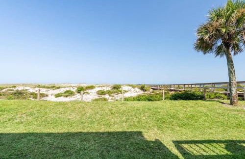 Beach Getaway in Amelia - Ocean Views & Room for 8 - Foto 14