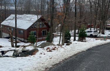 Luxury Cabin with Outdoor HotTub-NEW Construction - Foto 13