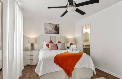 Day Dreamer minutes to Stadium with Fire pit and Parking - Foto 16