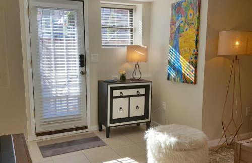 14th 99 Walk Score 3 mins to Metro rail - Foto 6