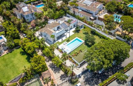 Stunning 6-Bedroom Villa in Guadalmina Baja - Foto 19