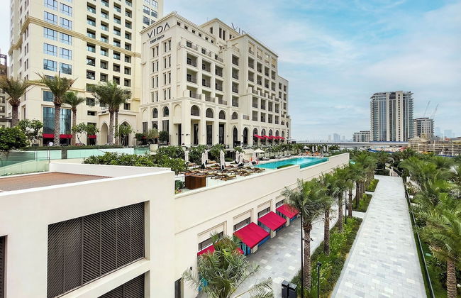 Cozy 1BR at Vida Residences Creek Beach - Photo 31