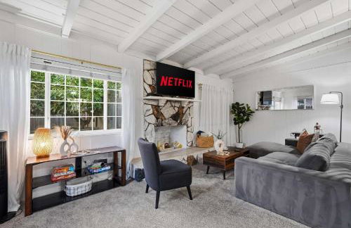 4BR Family Retreat with Hot Tub Games & Fire Pit - Foto 11