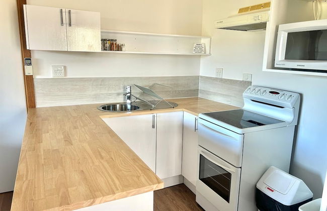 The Black Sparrow - Photo 31