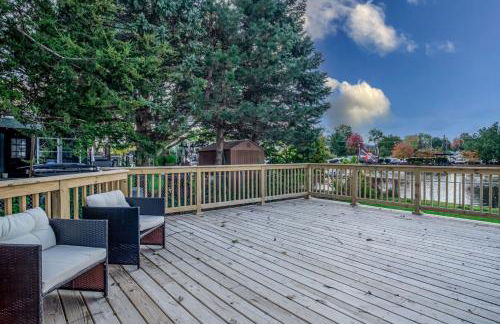 3BR 2BTH Waterfront Vacation Rental on Riverwalk to Downtown McHenry with Pier - Foto 55