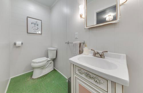 Beautiful 3BR Home Near Lake MI - Photo 10