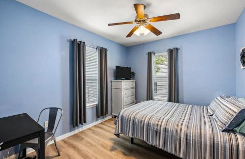 Summer Bliss Walk to Beach Master Suite Bunk Beds Sleeps 9 - Foto 15