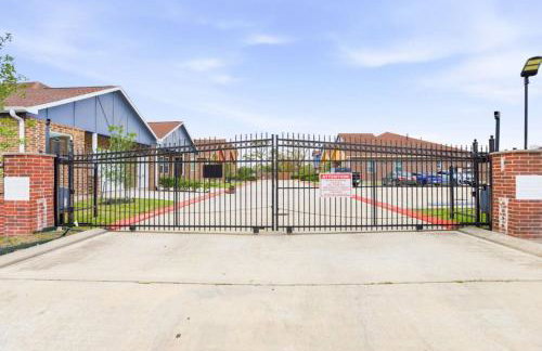 O22B Southwest Houston 1BR King Bed Pet Friendly Fast WiFi - Foto 24